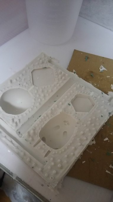 わたくし分の型が完成しました。ペボッチョくんと清正です。全体的に丸いよね。丸いの好きだしね、仕方ない。しかし不思議なのは わたくし分の型が完成しました。ペボッチョくんと清正です。全体的に丸いよね。丸いの好きだしね、仕方ない。しかし不思議なのは