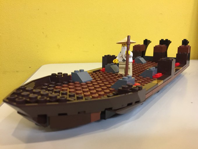 【WE LOVE LEGOLAND JAPAN!】今月から作っているレゴニンジャゴーの空中戦艦バウンティ号!土台完成です 【WE LOVE LEGOLAND JAPAN!】今月から作っているレゴニンジャゴーの空中戦艦バウンティ号!土台完成です