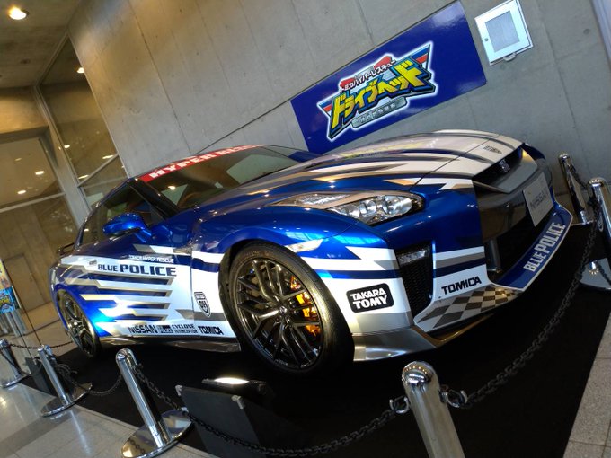 東京オートサロンを偵察(?)に来ています😆ドライブヘッド仕様のGT-R!警察Verもカッコイイですね👍🏼#トミカ #ドラ 東京オートサロンを偵察(?)に来ています😆ドライブヘッド仕様のGT-R!警察Verもカッコイイですね👍🏼#トミカ #ドラ