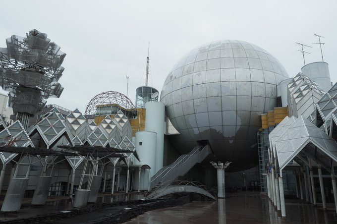 ブルーライン湘南台駅そばの湘南台文化センターに行ってきました。こちらのプラネタリウムでは通常の星座投影のほか、全天周映画 ブルーライン湘南台駅そばの湘南台文化センターに行ってきました。こちらのプラネタリウムでは通常の星座投影のほか、全天周映画