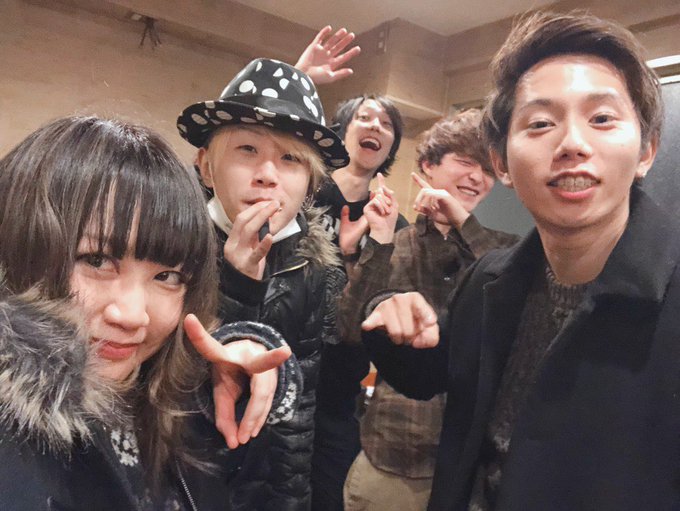 突然の発表で申し訳ございません!!つきましては明日のライブからサポートベースに松太郎( )を向かえてライブします!よろ 突然の発表で申し訳ございません!!つきましては明日のライブからサポートベースに松太郎( )を向かえてライブします!よろ