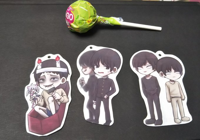 プラ板作ったよ😭😭色が変になってるところもあるけどなかなかいい感じに出来たんじゃないかなって思ってる!😭#伊藤潤二#伊藤 プラ板作ったよ😭😭色が変になってるところもあるけどなかなかいい感じに出来たんじゃないかなって思ってる!😭#伊藤潤二#伊藤
