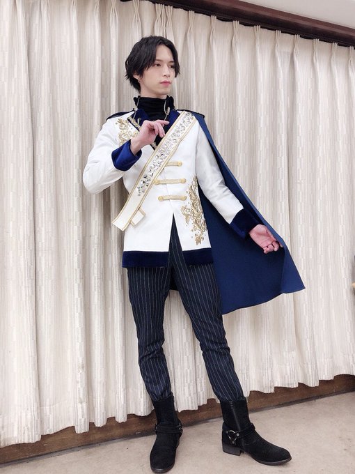あ…嵐ちゃんがトレンド入りしてると聞き…光栄です。本当に本当に、ありがとうございます!というわけで今日の衣装のマント、青 あ…嵐ちゃんがトレンド入りしてると聞き…光栄です。本当に本当に、ありがとうございます!というわけで今日の衣装のマント、青