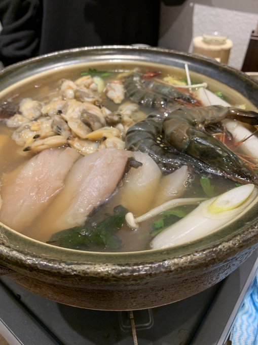 東京カフェ&徳島カフェでスタッフのねぎらいというか新年会「衛宮さんちの今日のごはん」より◆寄せ鍋大量に3つの鍋を用意して 東京カフェ&徳島カフェでスタッフのねぎらいというか新年会「衛宮さんちの今日のごはん」より◆寄せ鍋大量に3つの鍋を用意して