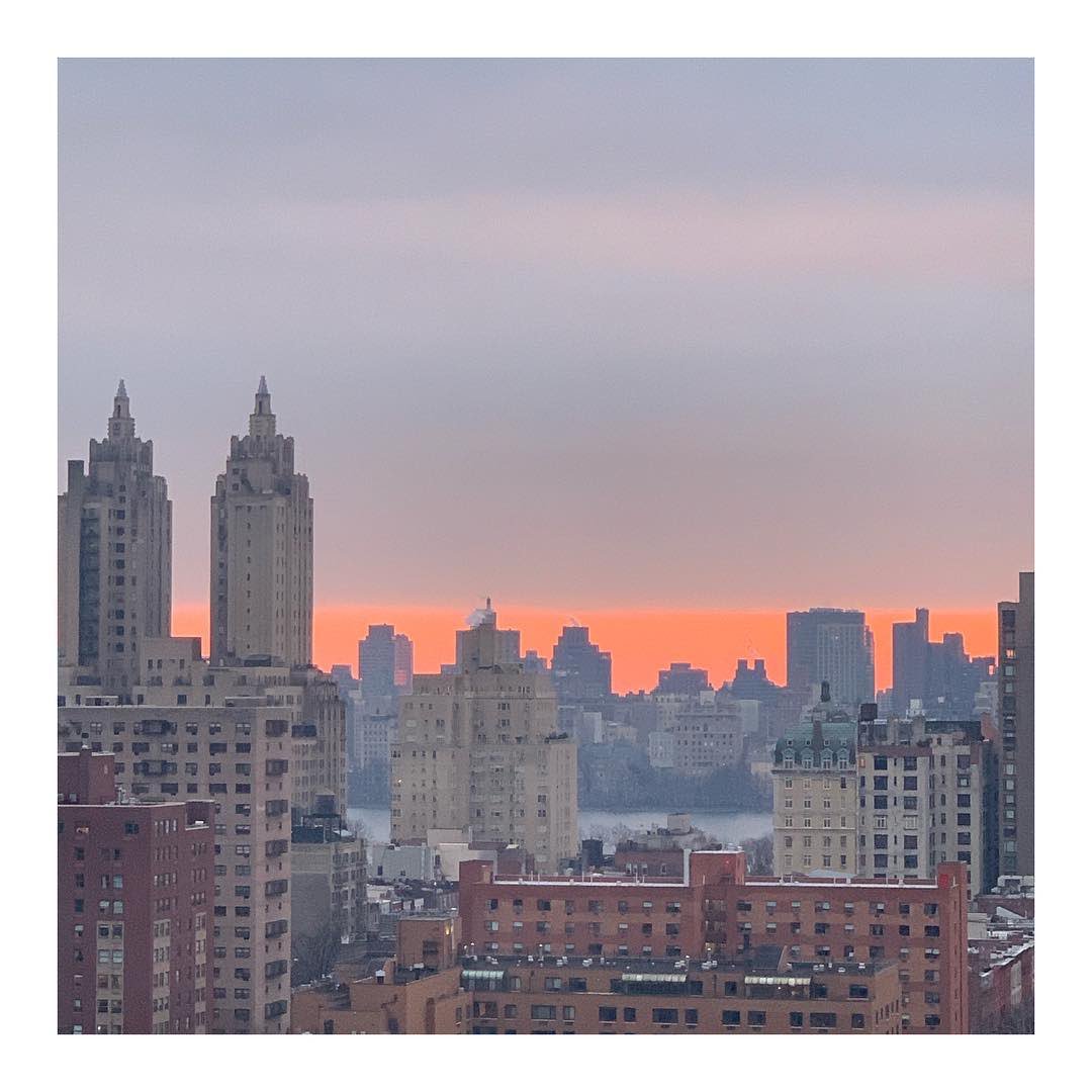 RT @MarkRuffalo: Manhattan sunrise by Sunrise ????

????: sunnyspop_retail (IG) https://t.co/MM2dkjUAyO