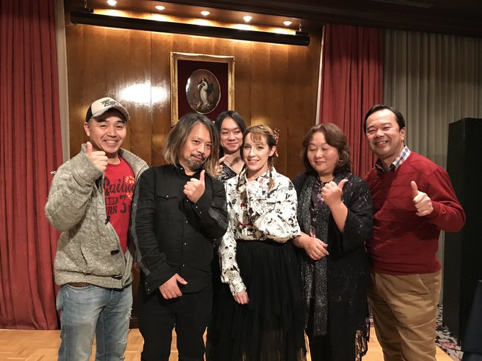 →会食の余興には、アメリカから帰国したての歌姫・ ダイアナガーネットさんのアニソン!その凄い熱唱に鉄のおじさん達が燃え上 →会食の余興には、アメリカから帰国したての歌姫・ ダイアナガーネットさんのアニソン!その凄い熱唱に鉄のおじさん達が燃え上