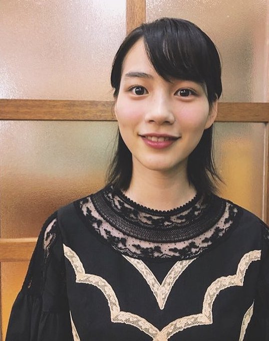 【overlace】◇lace dressクラシカルなdressがよくお似合い。8種のレース使い。#のん #能年玲奈 【overlace】◇lace dressクラシカルなdressがよくお似合い。8種のレース使い。#のん #能年玲奈