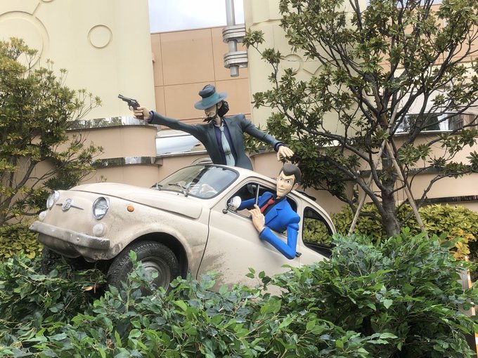 #USJ クールジャパンルパンXRライド体験しました。内容的には、ルパンの車(写真の車)にゲストも一緒に乗って市街地を爆 #USJ クールジャパンルパンXRライド体験しました。内容的には、ルパンの車(写真の車)にゲストも一緒に乗って市街地を爆