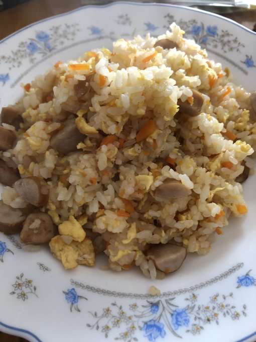 朝昼兼ご飯!衛宮さんちの今日のごはんの手順で作ったチャーハン! 朝昼兼ご飯!衛宮さんちの今日のごはんの手順で作ったチャーハン!