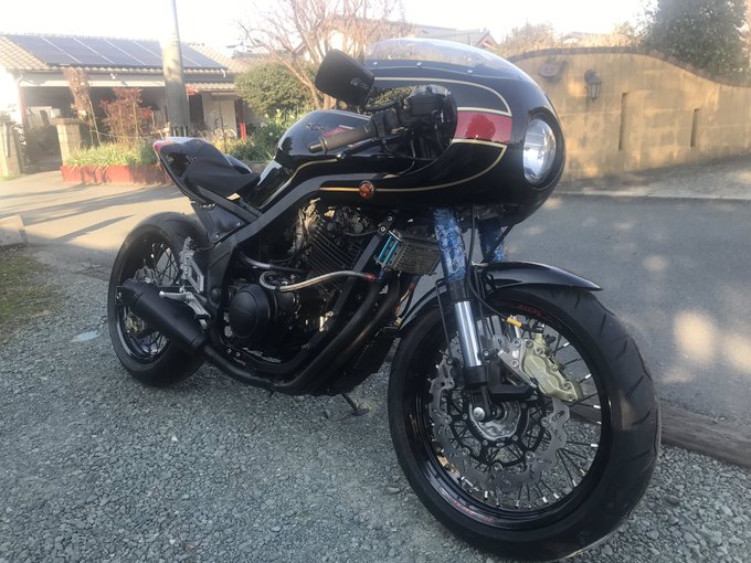 知り合いが作製した車両🏍ジェラシーが沸くほど、カッコいい💕四発好きだけど、この車両なら欲しいな😆エンジンもフルチューンだ 知り合いが作製した車両🏍ジェラシーが沸くほど、カッコいい💕四発好きだけど、この車両なら欲しいな😆エンジンもフルチューンだ
