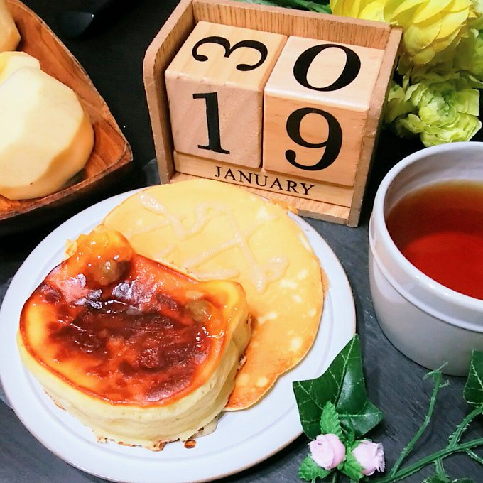 本日の『おしりたんてい』のおともは、・紅茶〔ルフナ〕・すずさんパンケーキ・寒さでぜんぜん溶けない蜂蜜🍯 本日の『おしりたんてい』のおともは、・紅茶〔ルフナ〕・すずさんパンケーキ・寒さでぜんぜん溶けない蜂蜜🍯