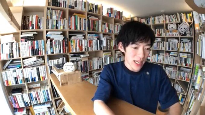 メンタリストDaigoの部屋のこの本棚、全部カバーが違うだけで中身はNARUTOとHUNTER×HUNTERらしいです メンタリストDaigoの部屋のこの本棚、全部カバーが違うだけで中身はNARUTOとHUNTER×HUNTERらしいです