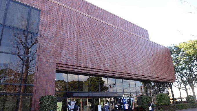 本日の #イレブンピース ツアー会場でもある #鳥栖市民文化会館 は、鳥栖市中央公民館に隣接したホールです。近くには鳥栖 本日の #イレブンピース ツアー会場でもある #鳥栖市民文化会館 は、鳥栖市中央公民館に隣接したホールです。近くには鳥栖