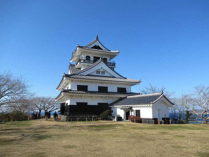 #攻城団 #城 #写真 天守閣 #館山城最近「あっぱれ!」が投票された、いま注目されている写真です。天守閣風博物館。里見 #攻城団 #城 #写真 天守閣 #館山城最近「あっぱれ!」が投票された、いま注目されている写真です。天守閣風博物館。里見
