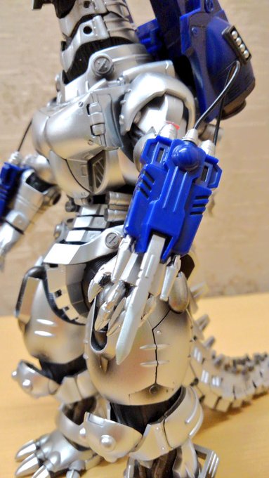 「レールガン」「メーサーブレード」はこんな感じです。こちらもかなり細かく作られてます。ポーズをつければ劇中のようなシーン 「レールガン」「メーサーブレード」はこんな感じです。こちらもかなり細かく作られてます。ポーズをつければ劇中のようなシーン