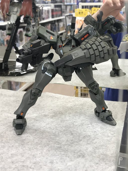 #タムタム豊橋で展示中シュヴァルツェスマーケンより、バラライカの作品をお持ち込みいただきました!大きな改造はあまりないと #タムタム豊橋で展示中シュヴァルツェスマーケンより、バラライカの作品をお持ち込みいただきました!大きな改造はあまりないと
