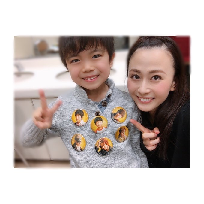 妖アパ 本日の公演も無事に終わりました。ご来場くださった皆様ありがとうございました😊今日は、れい君が「缶バッチね、秋音さ 妖アパ 本日の公演も無事に終わりました。ご来場くださった皆様ありがとうございました😊今日は、れい君が「缶バッチね、秋音さ
