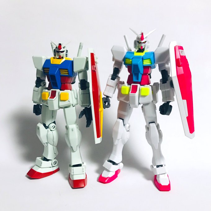 REVIVEガンダムとの比較頭部や腕部はじめ個々のパーツサイズは同等ですが胴細・足長なモデル体型へとアレンジされている為 REVIVEガンダムとの比較頭部や腕部はじめ個々のパーツサイズは同等ですが胴細・足長なモデル体型へとアレンジされている為