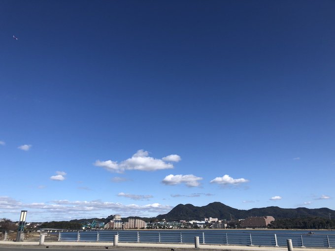 福岡の町を幕末Rock聴きながら走ってると最高に気持ちが良いお天気😊人もあまり歩いてないから宙翼が最高に気持ちよかった! 福岡の町を幕末Rock聴きながら走ってると最高に気持ちが良いお天気😊人もあまり歩いてないから宙翼が最高に気持ちよかった!