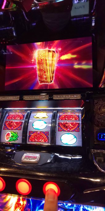 本日はマイホ特定日❗️蒼天の拳朋友の設定狙い❗️今日は前半戦は私が、後半は旦那が打ちました。私があまりにも下手くそすぎま 本日はマイホ特定日❗️蒼天の拳朋友の設定狙い❗️今日は前半戦は私が、後半は旦那が打ちました。私があまりにも下手くそすぎま