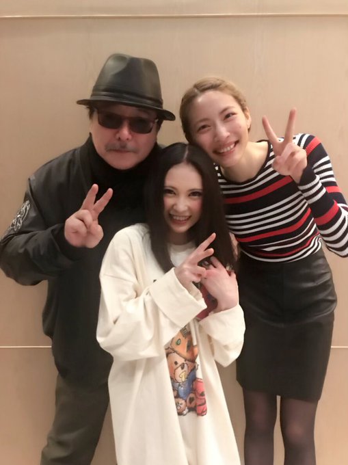 東京公演3日目ありがとうございました!!今日は雨宮監督が観に来てくれましたー!!!!!!実はあさなちゃんとは牙狼での繋が 東京公演3日目ありがとうございました!!今日は雨宮監督が観に来てくれましたー!!!!!!実はあさなちゃんとは牙狼での繋が