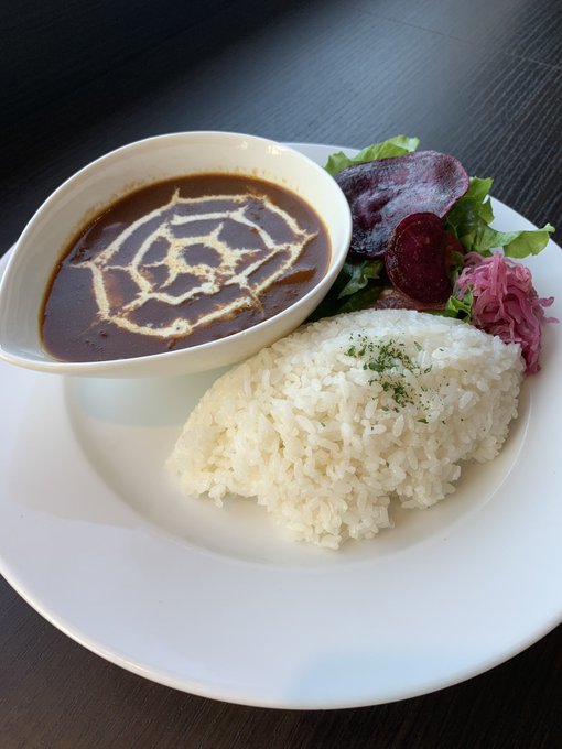 今日は何の日⁉️#カレーの日 🍛✨今日の夜ご飯は#夢100 のコラボメニュー😈ホーンテッド・ビーフカレー😈がおすすめポリ 今日は何の日⁉️#カレーの日 🍛✨今日の夜ご飯は#夢100 のコラボメニュー😈ホーンテッド・ビーフカレー😈がおすすめポリ