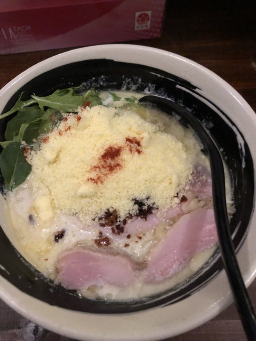 ハマトラの冬季限定食べてきた。こういう鶏ポタージュ系がたまらなく好きだと再確認。チーズとろっとろで最高でした。ハマトラの ハマトラの冬季限定食べてきた。こういう鶏ポタージュ系がたまらなく好きだと再確認。チーズとろっとろで最高でした。ハマトラの