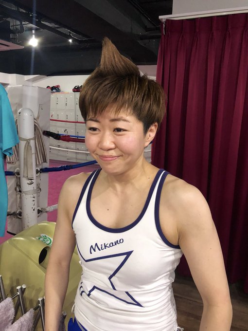 ちなつ先生😂今日はゲゲゲの鬼太郎ヘアー⚡️⚡️とってもおちゃめな先生です笑笑#ダイエットキック #NEXTLEVEL渋谷 ちなつ先生😂今日はゲゲゲの鬼太郎ヘアー⚡️⚡️とってもおちゃめな先生です笑笑#ダイエットキック #NEXTLEVEL渋谷