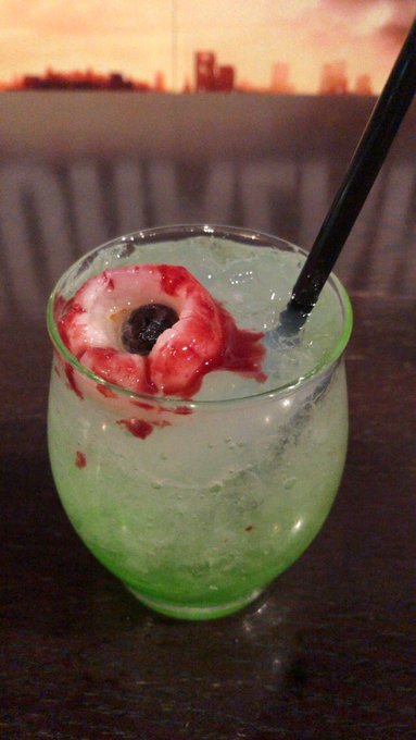 バイオハザードコラボカフェ「B.O.W.(バイオオーガニックウェポン)」見た目からしてホラー!鬼太郎のお父さ…じゃなくて バイオハザードコラボカフェ「B.O.W.(バイオオーガニックウェポン)」見た目からしてホラー!鬼太郎のお父さ…じゃなくて