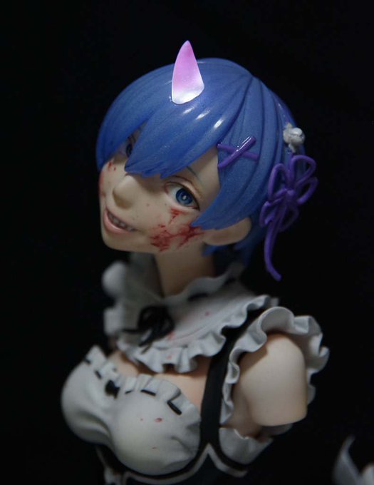 レム 胸像フィギュア完成しました!1,2枚目は角を光らせた状態ですこちらの作品は、来月のワンフェスにて展示、販売をします レム 胸像フィギュア完成しました!1,2枚目は角を光らせた状態ですこちらの作品は、来月のワンフェスにて展示、販売をします