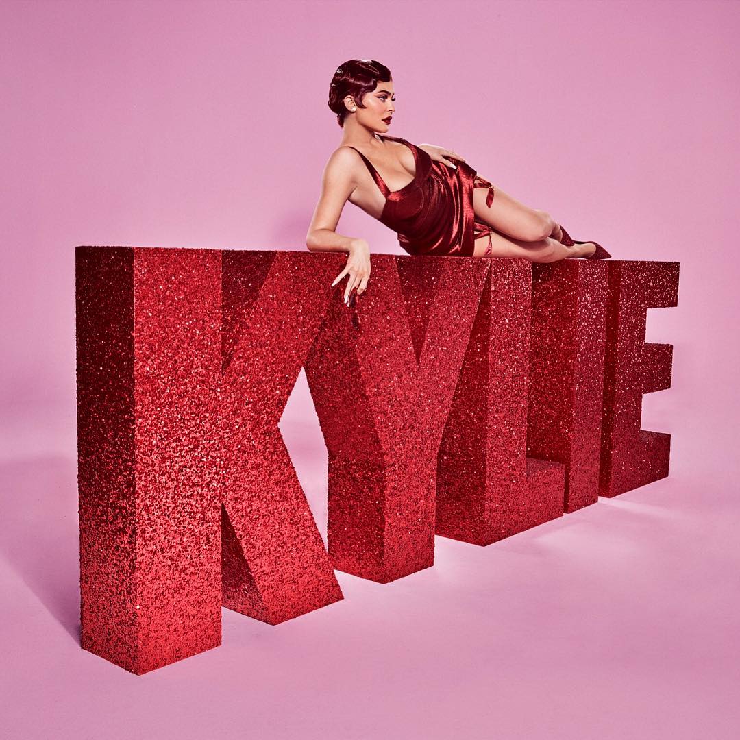 can’t wait to reveal the VALENTINE COLLECTION tomorrow! it launches Feb. 1st ♥️???? https://t.co/pRwBmODall