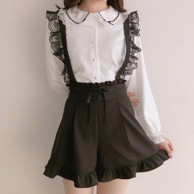 ✧ new arrival ✧レース使いがかわいい サス付きショートパンツは取り外し可能なので様々なコーデを楽しめる1枚 ✧ new arrival ✧レース使いがかわいい サス付きショートパンツは取り外し可能なので様々なコーデを楽しめる1枚