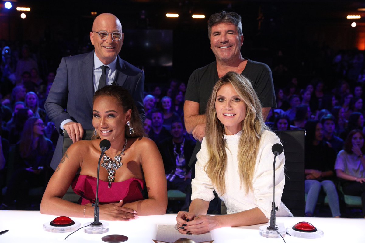 All smiles for another new episode of #AGTChampions tonight! ❤️ @AGT https://t.co/1xGEPf2ytW