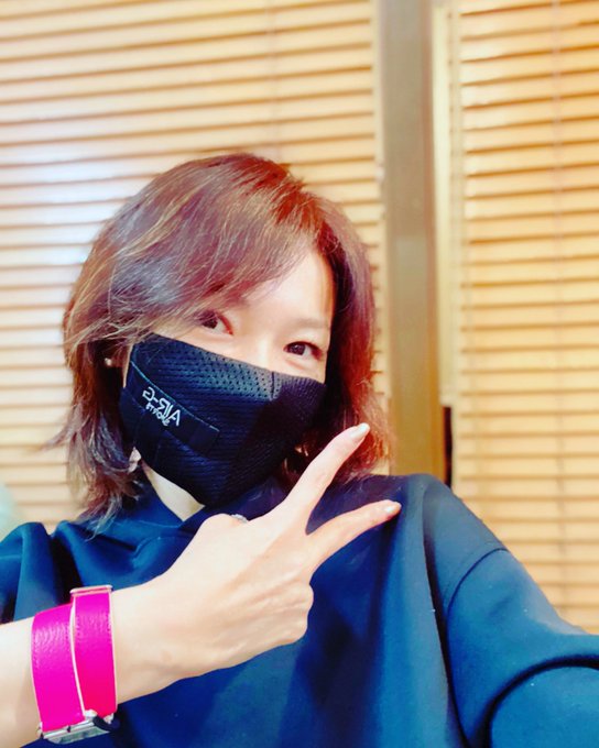 久々の投稿皆様お元気ですか❓今日は久しぶりの美容室へGOでした😊パシャリったまだまだ油断出来ない時期ですので、くれぐれも 久々の投稿皆様お元気ですか❓今日は久しぶりの美容室へGOでした😊パシャリったまだまだ油断出来ない時期ですので、くれぐれも
