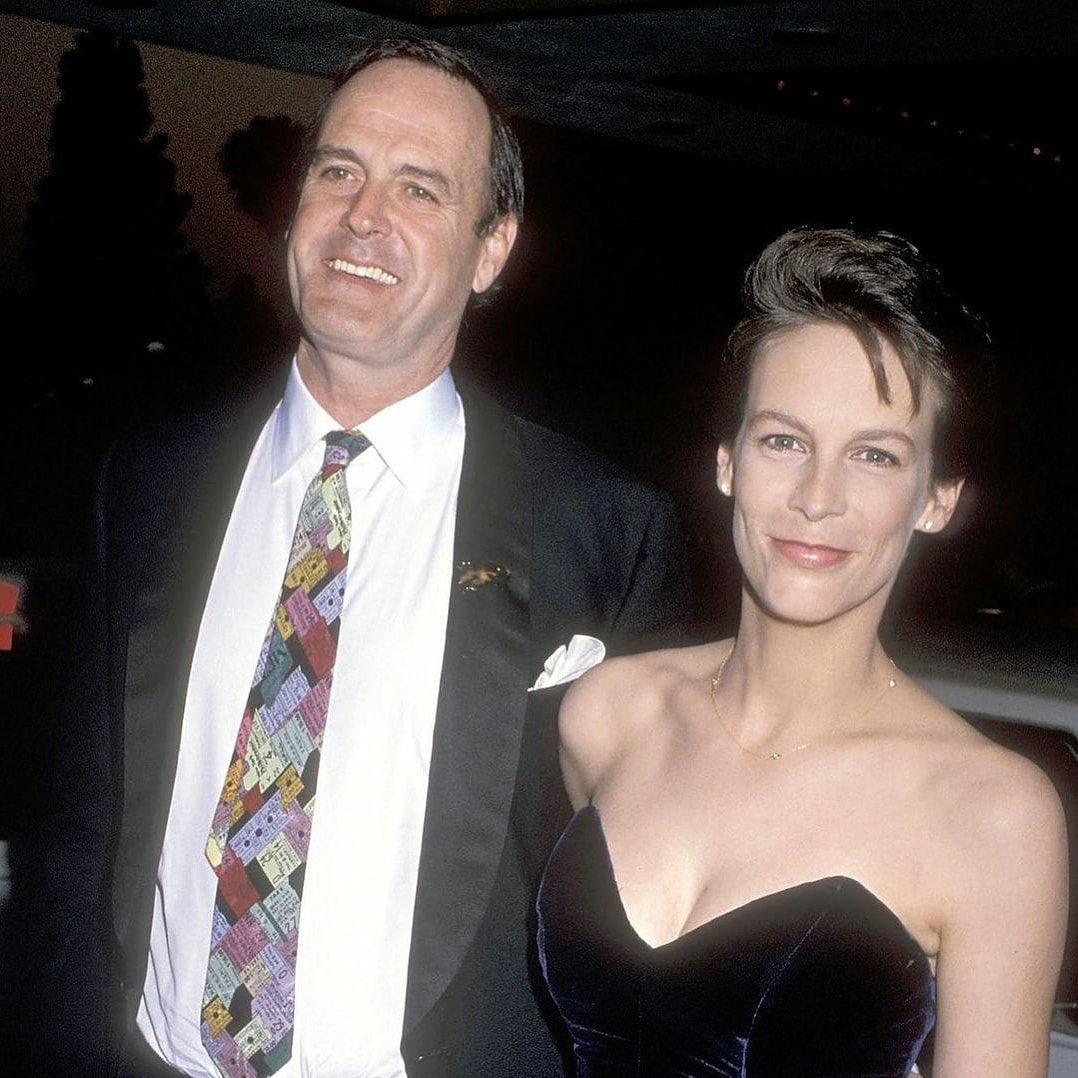 JC & JLC at @goldenglobes 1989. #tbt #afishcalledwanda 