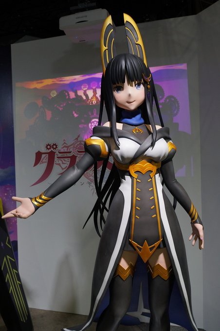 放送当時、この等身大フィギュアの元になってる3Dモデルの、モデリングについての詳しい記事が掲載されてた模型雑誌があるはず 放送当時、この等身大フィギュアの元になってる3Dモデルの、モデリングについての詳しい記事が掲載されてた模型雑誌があるはず