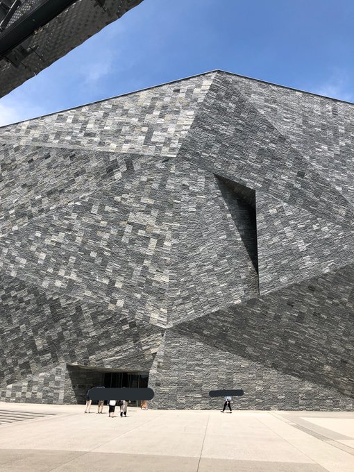 所沢にできた角川のミュージアムの外観が正解するカドっぽいな〜と思ったらおんなじこと思ってる人結構いた 所沢にできた角川のミュージアムの外観が正解するカドっぽいな〜と思ったらおんなじこと思ってる人結構いた