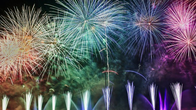 花火が恋しい季節ですね🎆打ち上げ花火も手持ち花火も、どちらも綺麗で大好きです✨美しい花火の写真をおすそ分け🤲💕良かったら 花火が恋しい季節ですね🎆打ち上げ花火も手持ち花火も、どちらも綺麗で大好きです✨美しい花火の写真をおすそ分け🤲💕良かったら