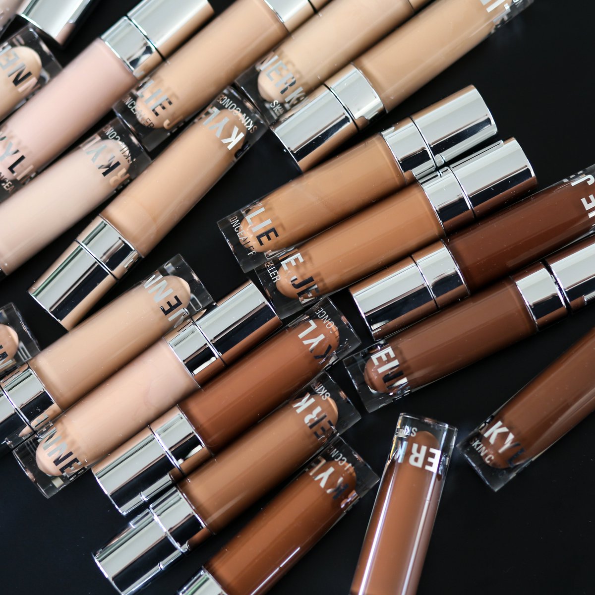 my @kyliecosmetics concealers and setting powders launch in all @ultabeauty stores this Sunday, July 28! https://t.co/6SI76Yy1L7