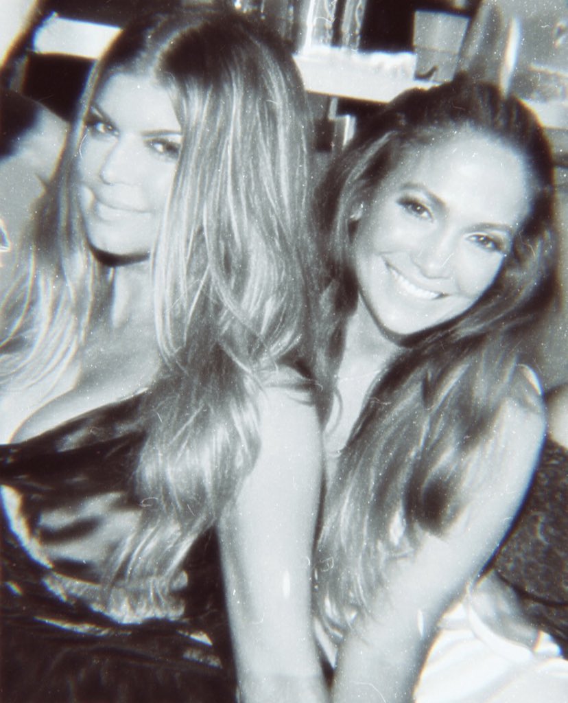 happy bday @jlo ❣️❣️ https://t.co/2wOl3IR4yz