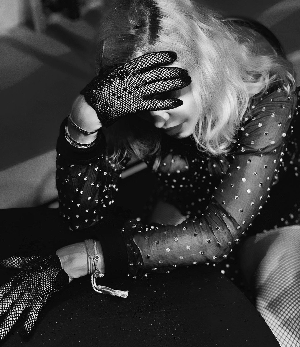 Madame ❌ is thinking about...................... #madamex #rehearsals https://t.co/tFo7iR4Foo