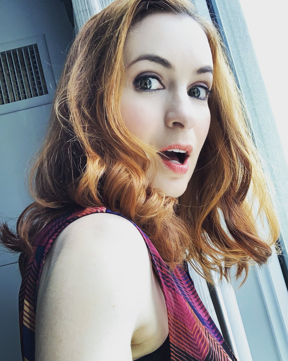 Felicia Day (feliciaday) .