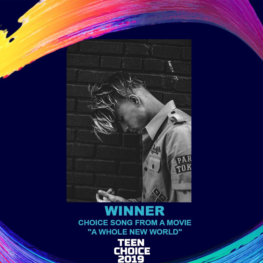 Thank  you .@TeenChoiceFOX and a special thank you to all my fans 🤘🏽 couldn’t of done this without you 🙏🏽 