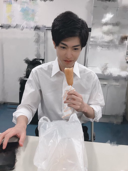 夜の部開始前ですが、ここで朝ご飯を食べるたけてぃーをご覧下さい。#Dスク 夜の部開始前ですが、ここで朝ご飯を食べるたけてぃーをご覧下さい。#Dスク