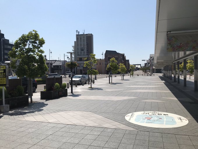 小松駅前、ガーリー・エアフォースを感じる 小松駅前、ガーリー・エアフォースを感じる