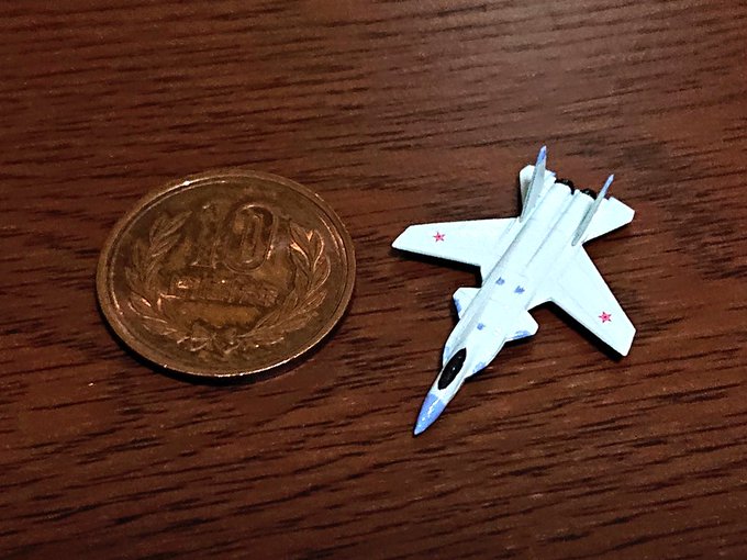 ピットロード製「現用ロシア空軍機」を用いて、Su-47-ANMベルクト(1/700)を作りました。ミニサイズながら特徴を ピットロード製「現用ロシア空軍機」を用いて、Su-47-ANMベルクト(1/700)を作りました。ミニサイズながら特徴を