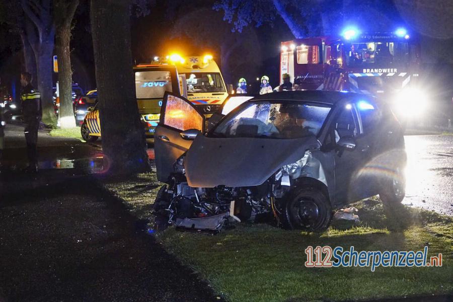 Gewonden bij frontale aanrijding op de N224 in #Renswoude. 112Scherpenzeel.