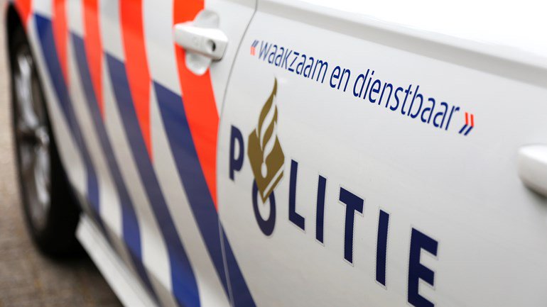09 september 2019,  uur Waarom probeerde man uit Oosterhout (24) een andere man (21) te wurgen op klaarlichte dag De politie heeft geen idee waarom een man van 24 uit Oosterhout afgelopen zaterdag op klaarlichte dag probeerde een man van 21 te.....