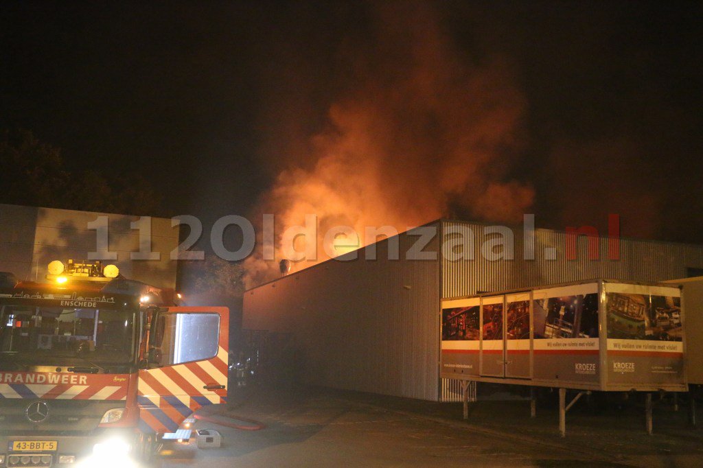 UPDATE: Grote uitslaande brand industrieterrein Oldenzaal..
