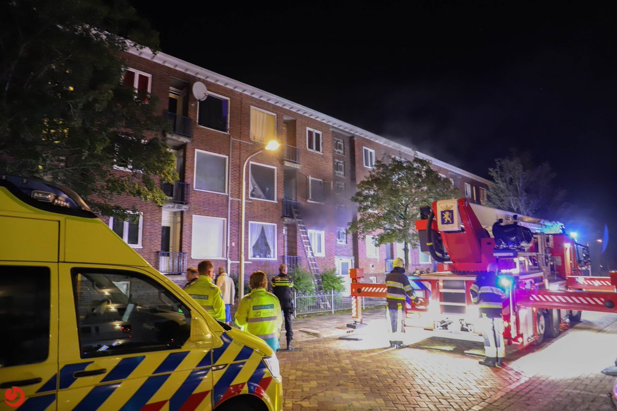 Keukenbrand zorgt voor veel rookontwikkeling..